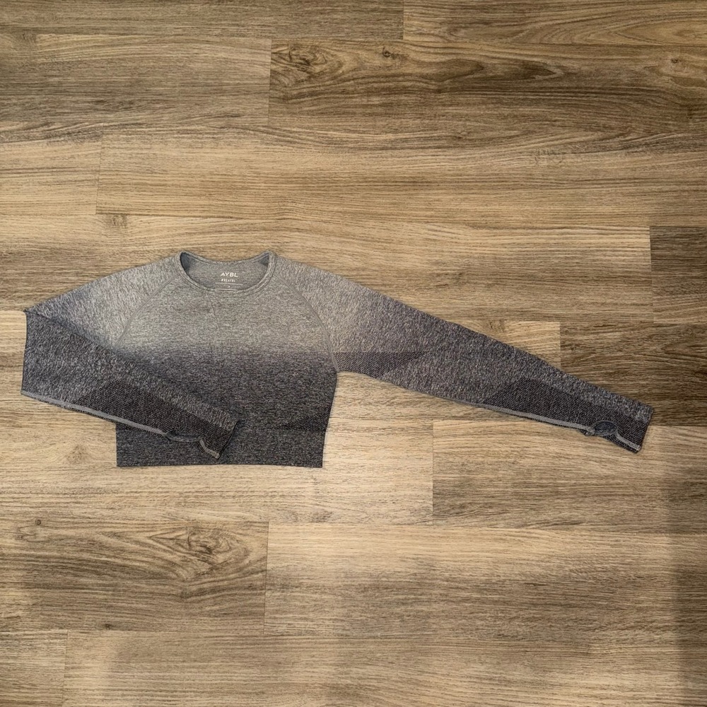 AYBL Seamless Ombre Crop‎ Top Womens Small Gray Long Sleeve Thumbholes